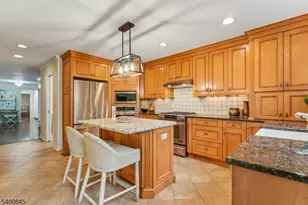 10 Edwards Pl, Millburn, NJ 07078 - Photo 12