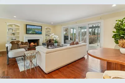 10 Edwards Pl, Millburn, NJ 07078 - Photo 4