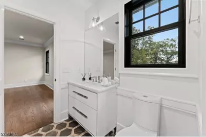 330 Hartshorn Dr, Millburn Twp., NJ 07078 - Photo 32