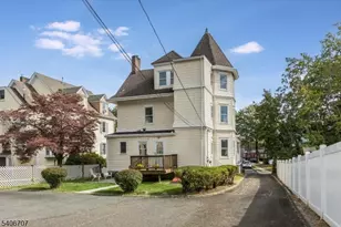 11 Mountain View Pl, Montclair, NJ 07042 - Photo 12