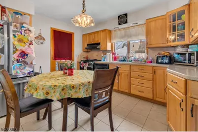 20 Bergen Ave, North Arlington, NJ 07031 - Photo 4