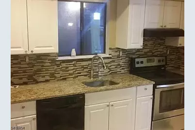 124 Bluebird Dr #3D, Hillsborough Township, NJ 08844 - Photo 2