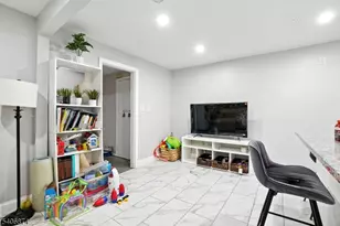 97 Hopkins Pl, Irvington, NJ 07111 - Photo 18