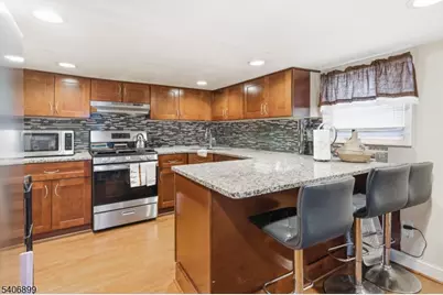 65 Cambridge St, East Orange, NJ 07018 - Photo 8