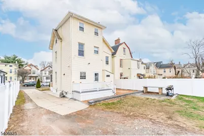 328 Hawthorne St, Orange, NJ 07050 - Photo 28