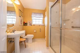 25 Oak Point Dr, Hamburg, NJ 07419 - Photo 18