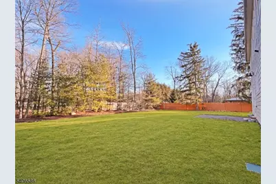 93 Edgewood Dr, Florham Park, NJ 07932 - Photo 32