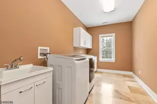 93 Edgewood Dr, Florham Park, NJ 07932 - Photo 24