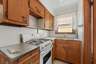 22 Arthur St, Clifton, NJ 07011 - Photo 6