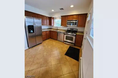 23 Hepburn Rd, Clifton, NJ 07012 - Photo 2