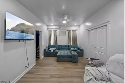 1025 Rivington St, Roselle, NJ 07203 - Photo 2