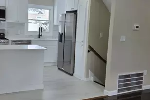 22 Robin Pl, Sayreville, NJ 08859 - Photo 2