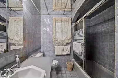 15 Inwood St, Clifton, NJ 07011 - Photo 10