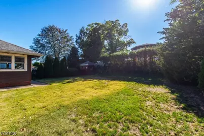 15 Saint Michaels Pl, Clifton, NJ 07013 - Photo 20