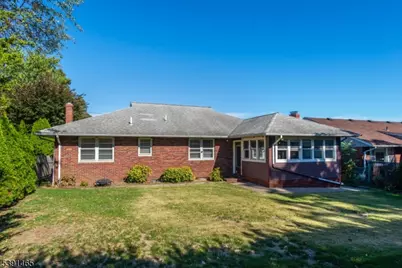 15 Saint Michaels Pl, Clifton, NJ 07013 - Photo 18