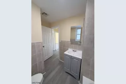 251 Clinton Pl, Newark, NJ 07112 - Photo 10