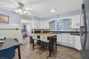 16 Parkview Pl, Passaic, NJ 07055 - Photo 8