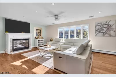 28 Toby Dr, Roxbury Township, NJ 07876 - Photo 4