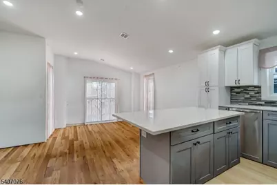 420 18th Ave, Newark, NJ 07108 - Photo 22