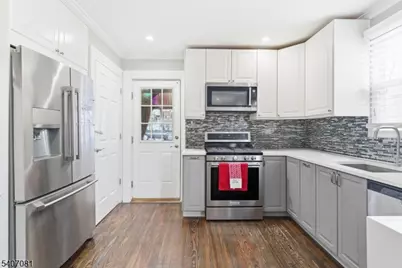 32 Elmwood Ter, Irvington, NJ 07111 - Photo 4