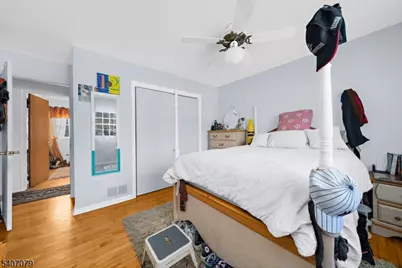 1 Oak Grove Rd, Raritan Township, NJ 08822 - Photo 16