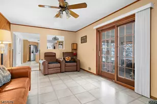 1 Oak Grove Rd, Raritan Township, NJ 08822 - Photo 10