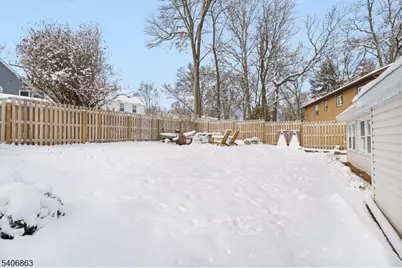 11 Longview Trail East, Denville, NJ 07834 - Photo 2