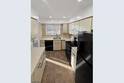 680 Union Ave #E1, Belleville, NJ 07109 - Photo 10