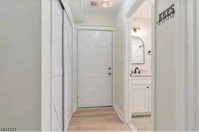 309 Stratford Pl, Bridgewater, NJ 08805 - Photo 2