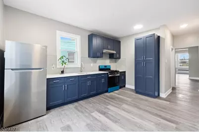 337 Leslie St, Newark, NJ 07112 - Photo 1