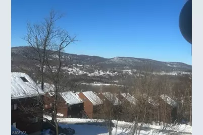 3 Telluride Ct #4, Vernon, NJ 07462 - Photo 2