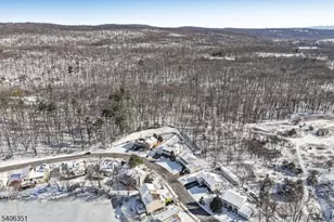 47 Chicopee Dr, Wayne Twp., NJ 07470 - Photo 48