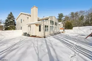 47 Chicopee Dr, Wayne Twp., NJ 07470 - Photo 38