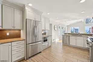 47 Chicopee Dr, Wayne Twp., NJ 07470 - Photo 14