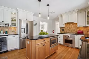 7 Hemlock Ln, Roxbury Township, NJ 07836 - Photo 10