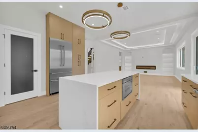 5 Locust Pl, Livingston, NJ 07039 - Photo 12