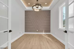 5 Locust Pl, Livingston, NJ 07039 - Photo 8