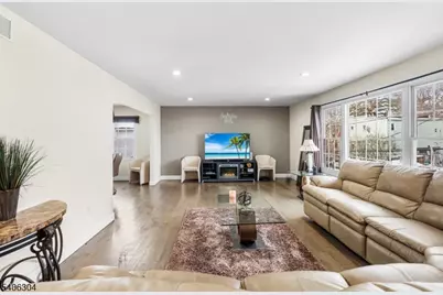 128 Baltimore Ave, Hillside, NJ 07205 - Photo 6