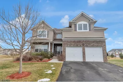 9 Schwartz Ct, Franklin Township, NJ 08873 - Photo 2