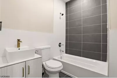 67 Brookdale Ave, Newark, NJ 07106 - Photo 14