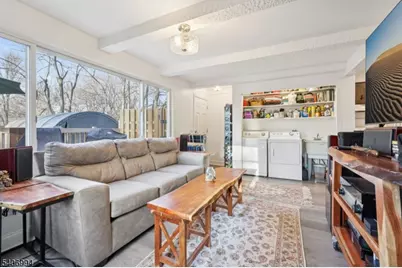 269 Paterson Ave, Midland Park, NJ 07432 - Photo 10