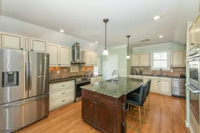 414 Mineral Springs Dr, Rockaway Township, NJ 07801 - Photo 10