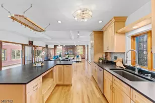 16 Lynn Dr, Clifton, NJ 07013 - Photo 10