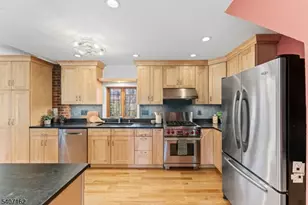 16 Lynn Dr, Clifton, NJ 07013 - Photo 8