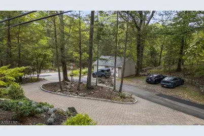 68 High Point Rd, Bloomingdale, NJ 07403 - Photo 14
