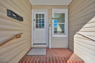 444 James St, Phillipsburg, NJ 08865 - Photo 4