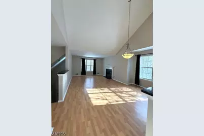 2710 Packer Ct, Bridgewater, NJ 08807 - Photo 4