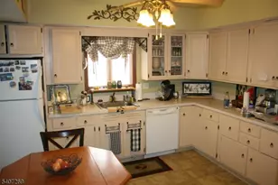 36 Glenwild Ave, Bloomingdale, NJ 07403 - Photo 4