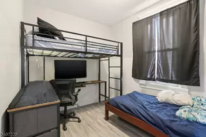 106 Wegman Pkwy, Jersey City, NJ 07305 - Photo 8