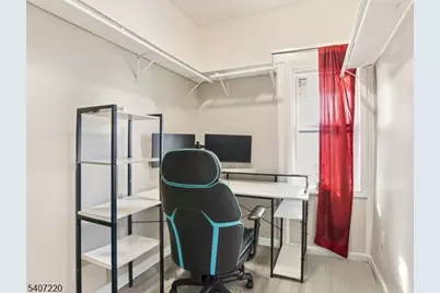 106 Wegman Pkwy, Jersey City, NJ 07305 - Photo 16